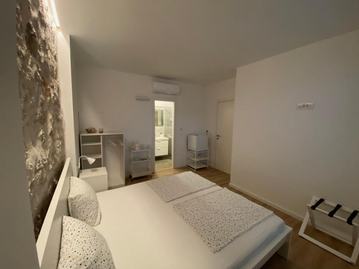 Ferienwohnung Sobe “Zavjetrina” Murter Exterior foto
